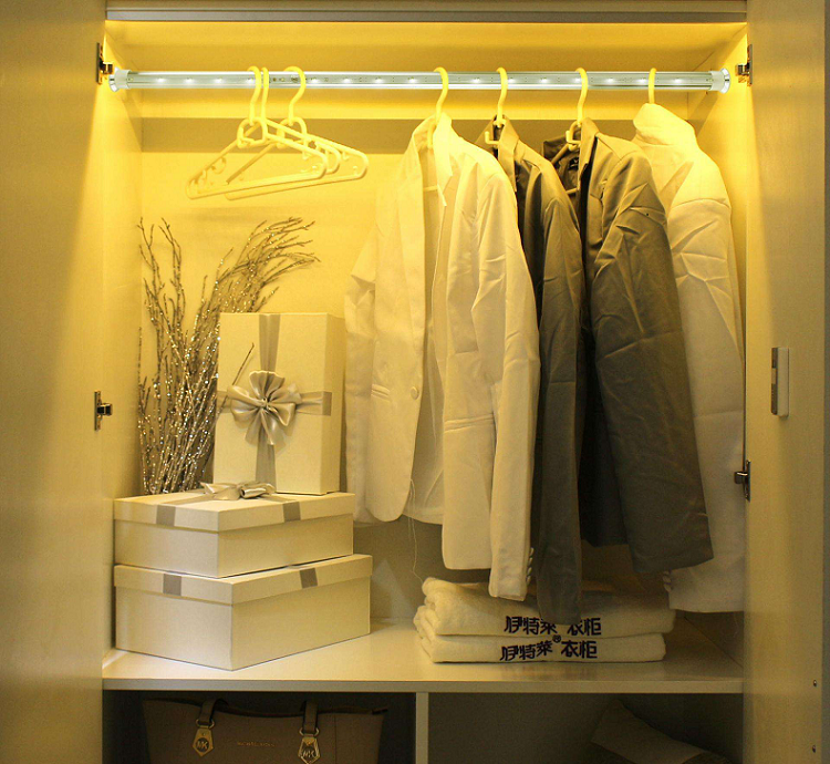 Wardrobe lamp installation method Wardrobe lamp installation precautions (Picture 1)