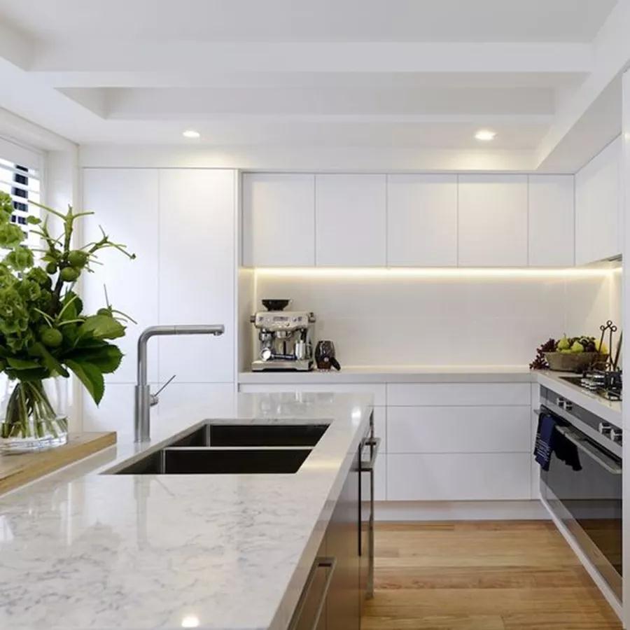 What color temperature is the best choice for cabinet lights in the kitchen